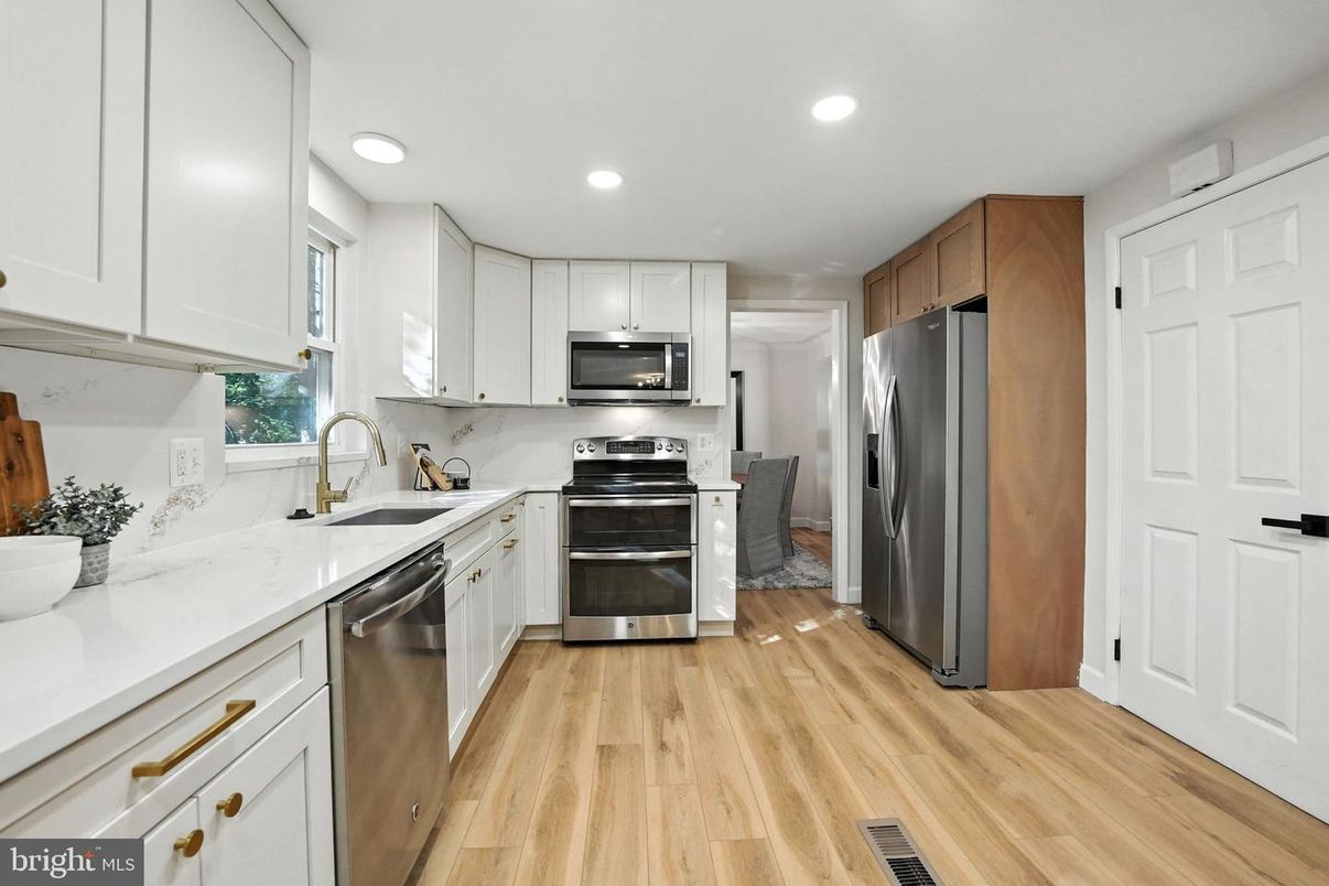 Interior, Kitchen, Recessed Lighting, Stainless Steel Appliances, Wood Texture Flooring