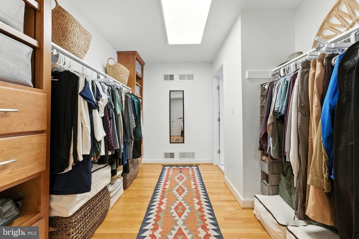 Interior, Walk-in Closets, Wood Texture Flooring