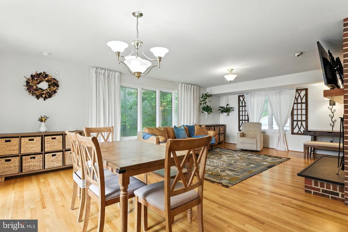 Dining room, Interior, Living room, Pendant Lights, Wood Texture Flooring