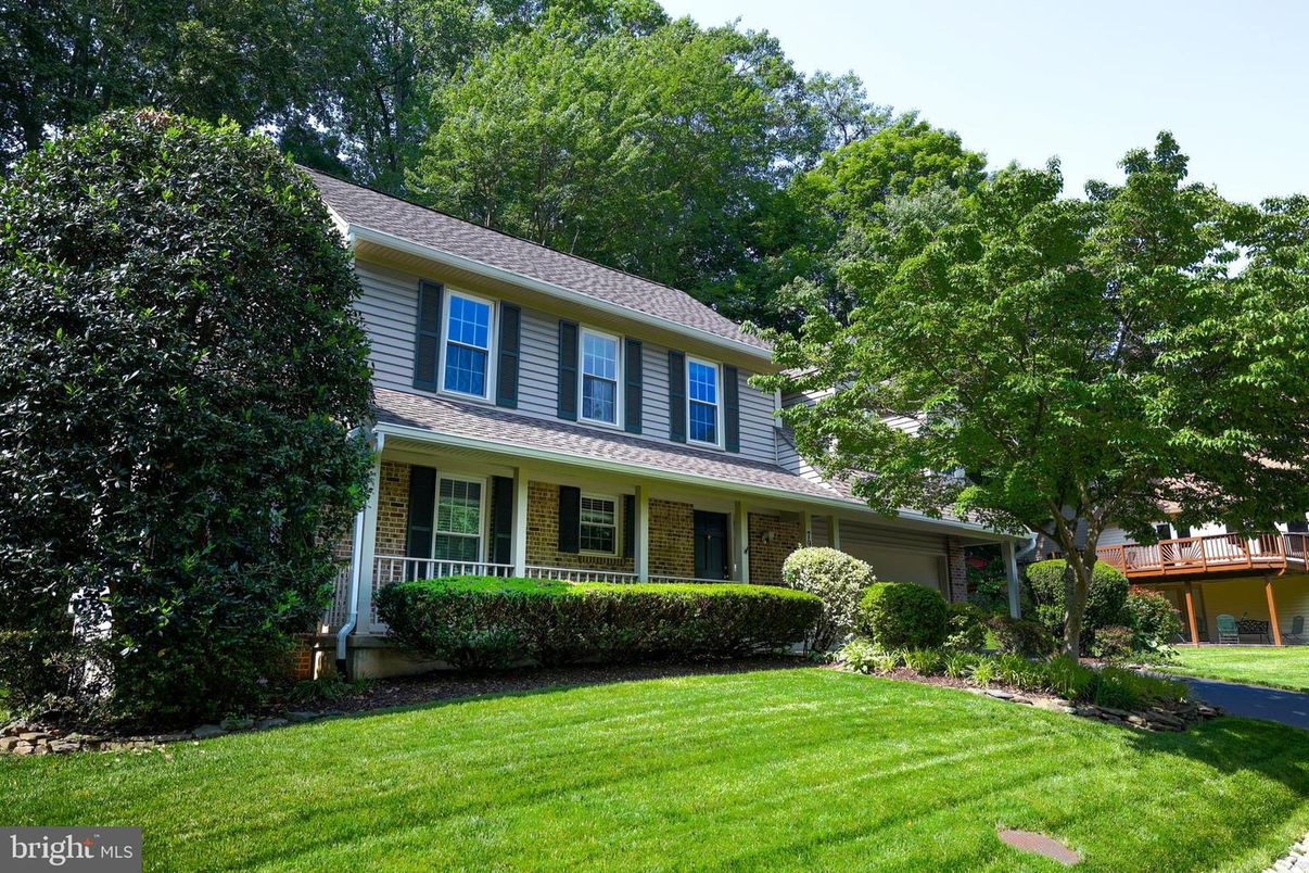 Exterior, Facade, Brick Facade, Georgian