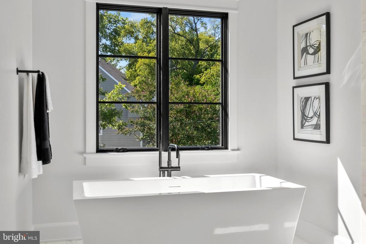 Bathroom, Free Standing Baths, Interior