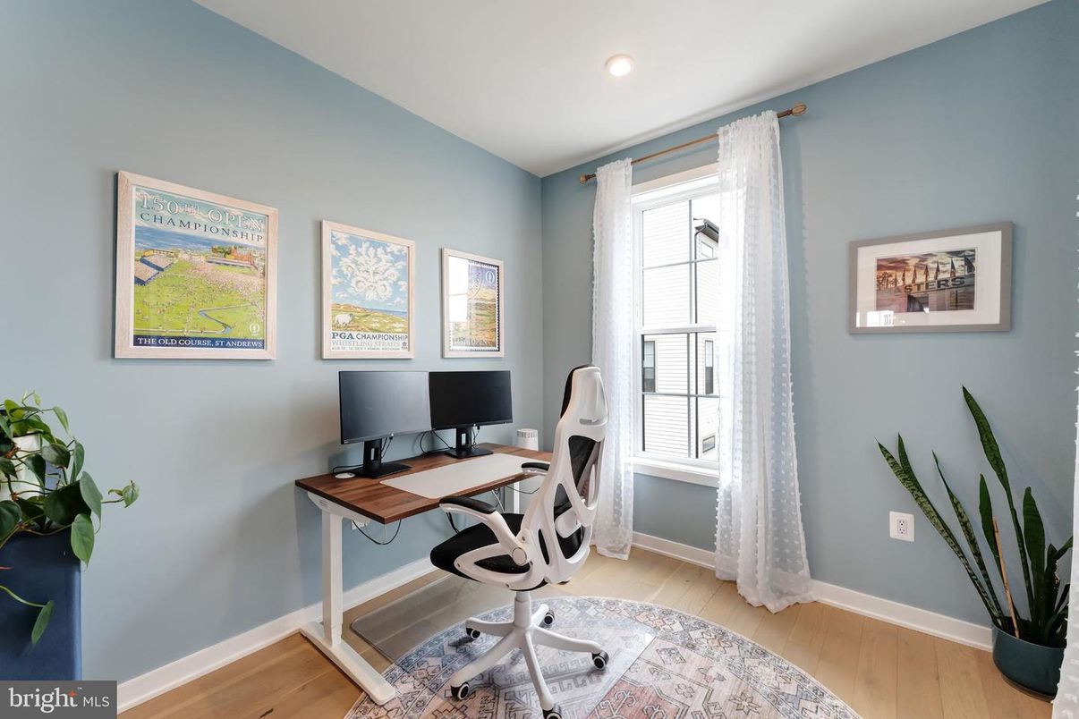 Home Office, Interior, Recessed Lighting, Wood Texture Flooring