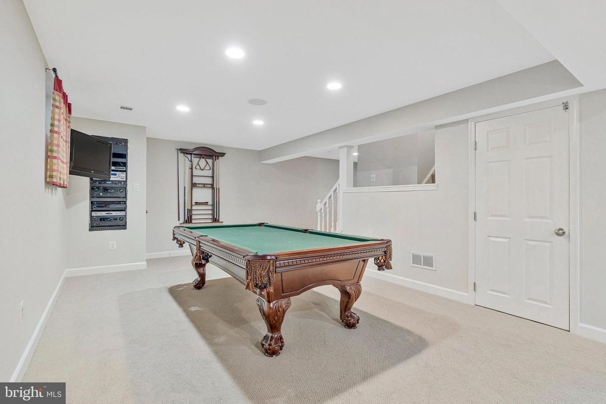 Billiard Table, Game Room, Interior, Recessed Lighting