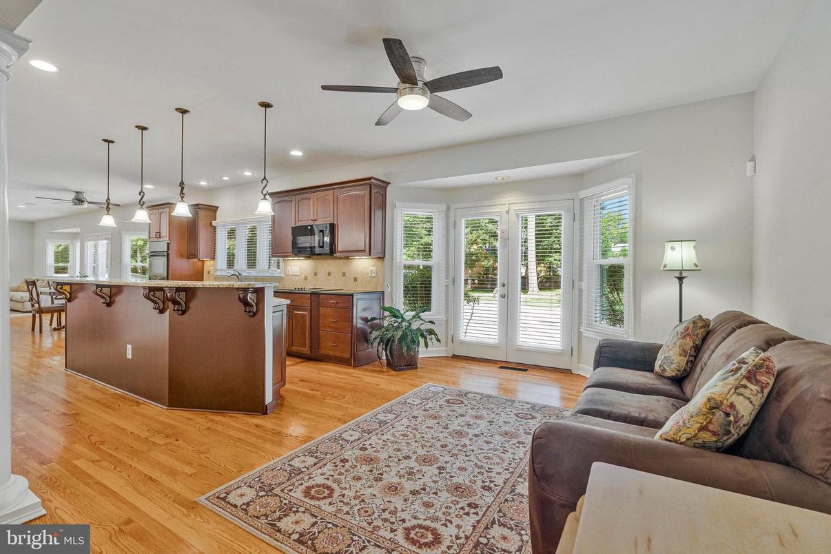 Interior, Kitchen, Living room, Pendant Lights, Recessed Lighting, Wood Texture Flooring