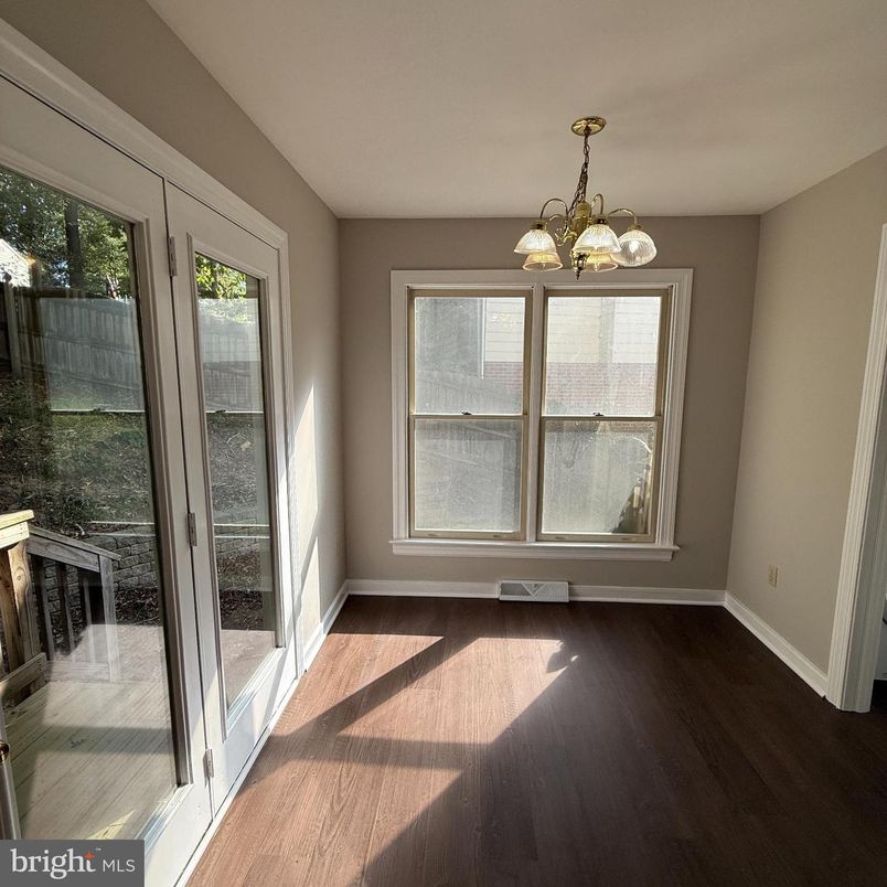 Chandelier, Empty room, Interior, Wood Texture Flooring