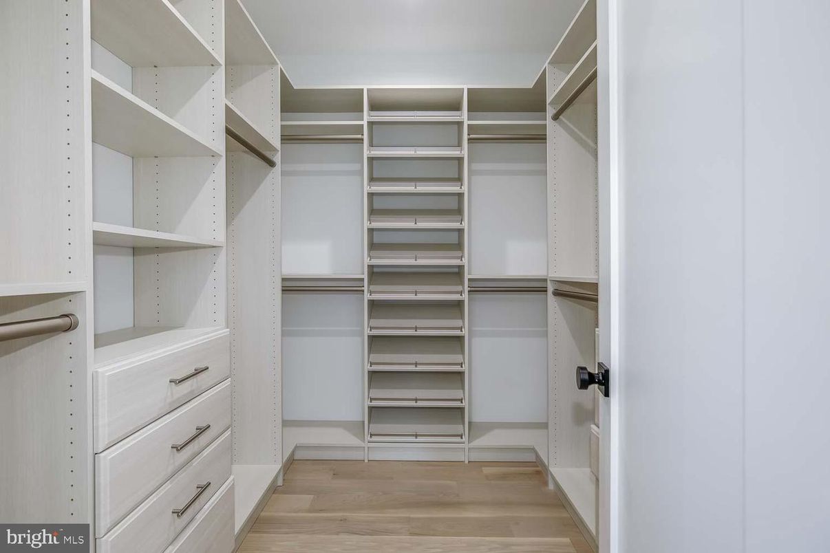 Interior, Walk-in Closets, Wood Texture Flooring