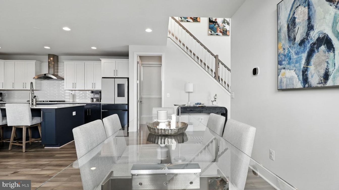Dining room, Interior, Kitchen, Recessed Lighting, Stainless Steel Appliances, Wood Texture Flooring