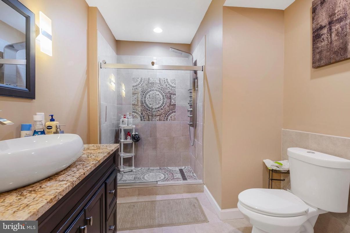 Bathroom, Interior, Recessed Lighting