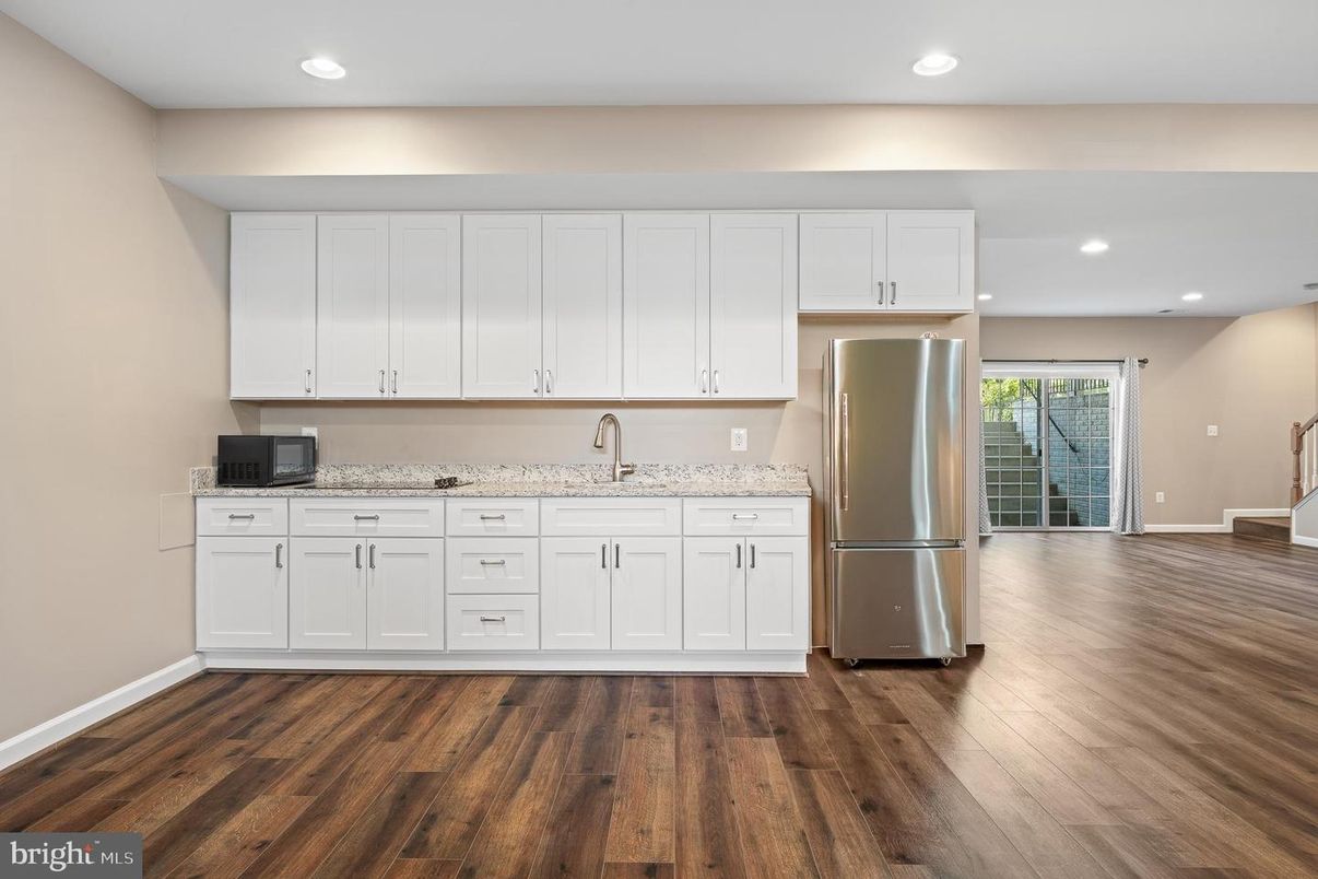 Interior, Kitchen, Recessed Lighting, Wood Texture Flooring