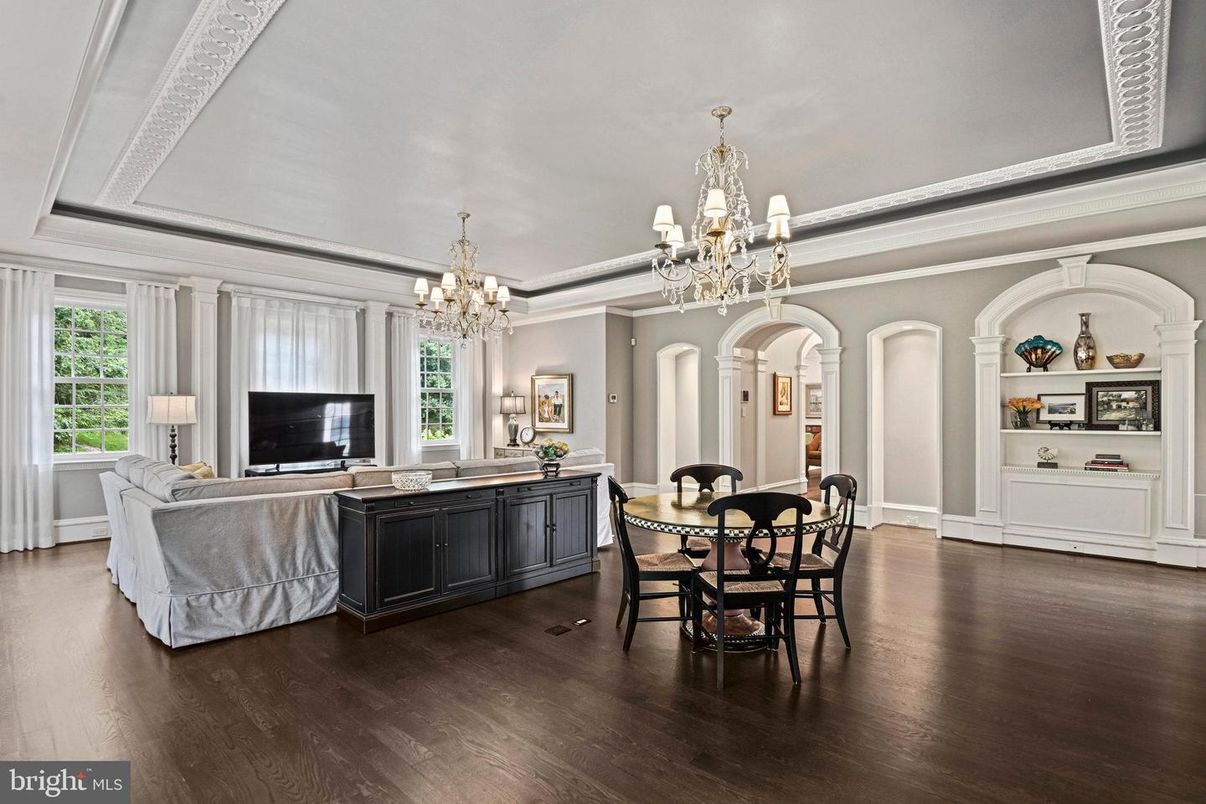 Chandelier, Dining room, Interior, Living room, Wood Texture Flooring