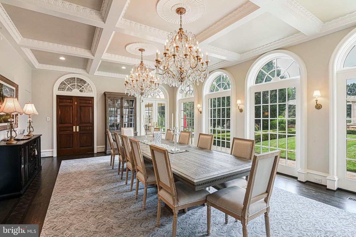Chandelier, Dining room, Interior, Recessed Lighting, Wood Texture Flooring