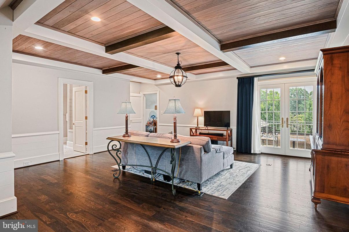 Home Office, Interior, Living room, Recessed Lighting, Wooden Beams, Wooden Ceilings, Wood Texture Flooring