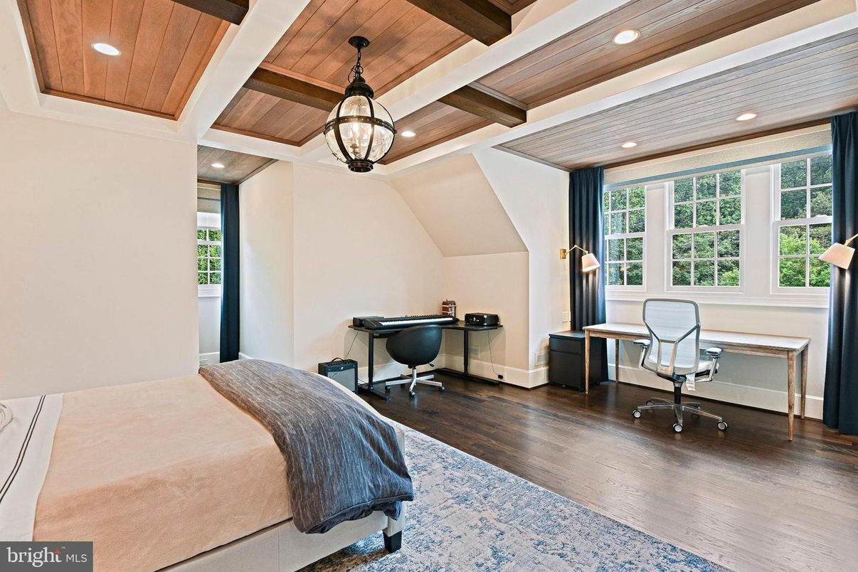 Bedroom, Home Office, Interior, Pendant Lights, Recessed Lighting, Wooden Beams, Wooden Ceilings, Wood Texture Flooring
