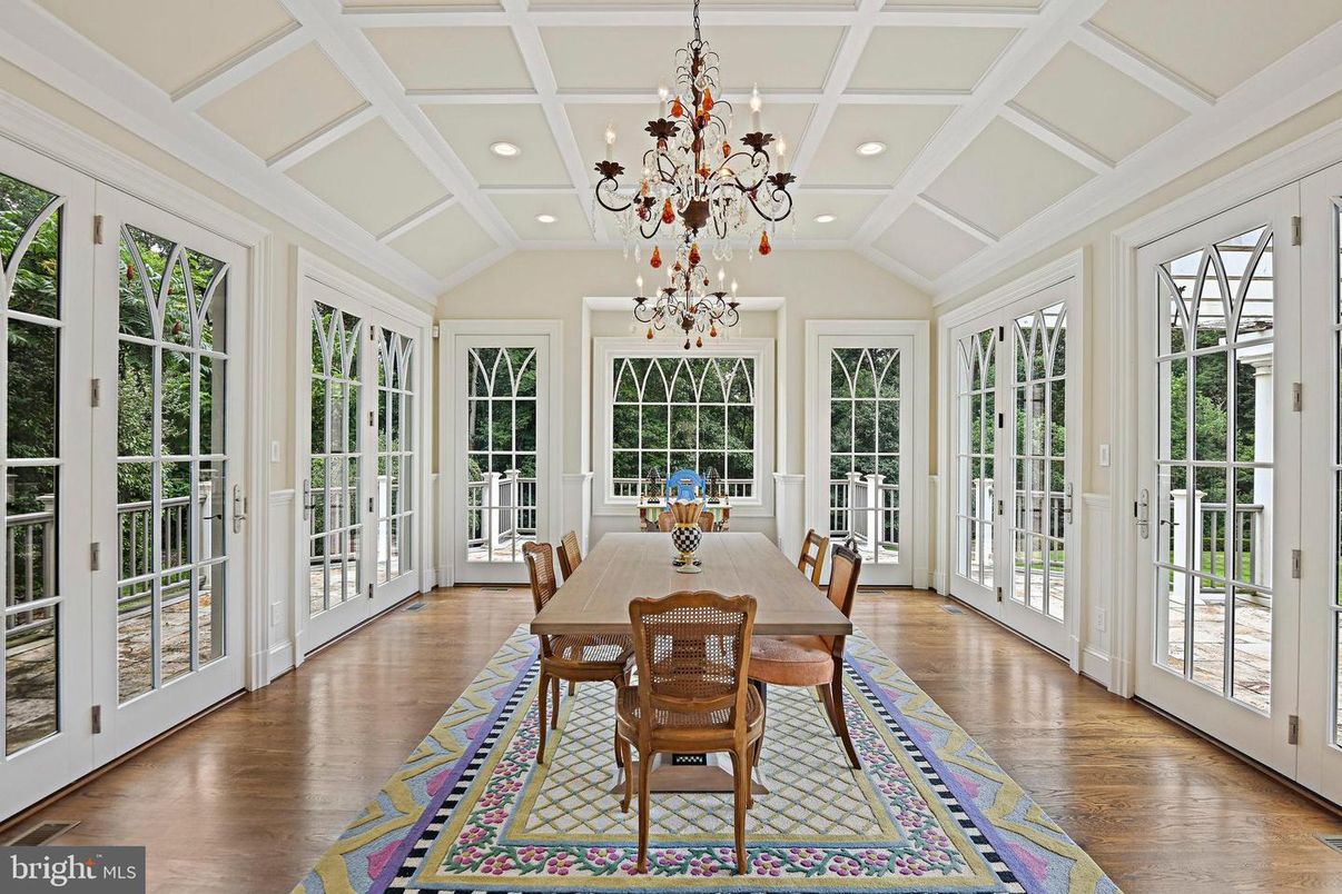 Chandelier, Dining room, Interior, Recessed Lighting, Wood Texture Flooring