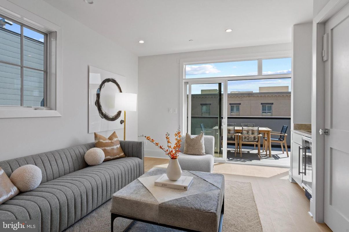 Dining room, Interior, Living room, Recessed Lighting, Wood Texture Flooring