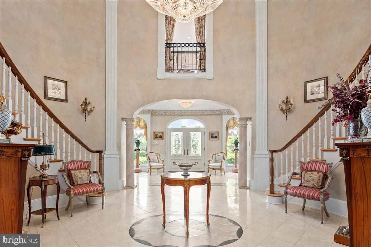 Chandelier, Interior