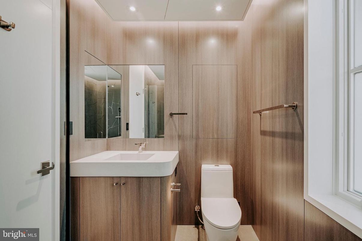 Bathroom, Interior, Recessed Lighting