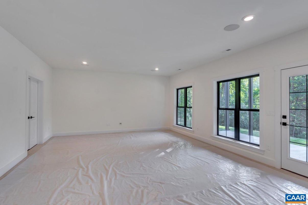 Empty room, Interior, Recessed Lighting