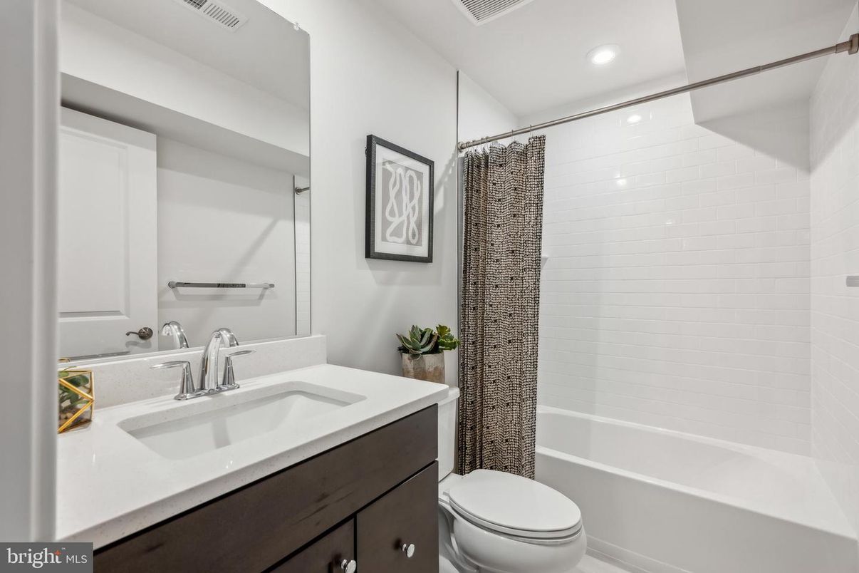 Bathroom, Interior, Recessed Lighting