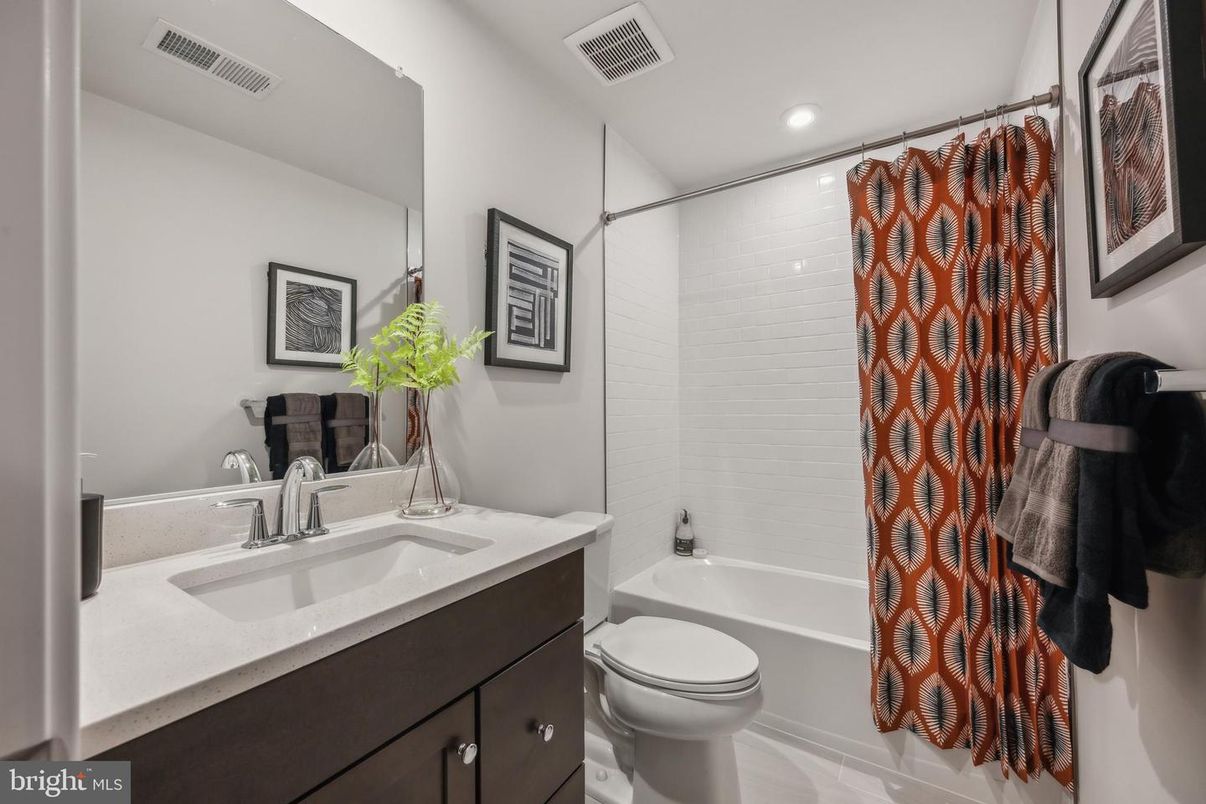 Bathroom, Interior, Recessed Lighting