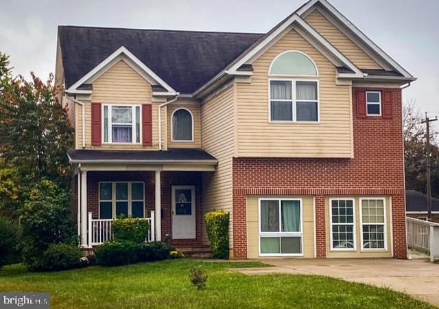 Exterior, Facade, Brick Facade, Brick Traditional