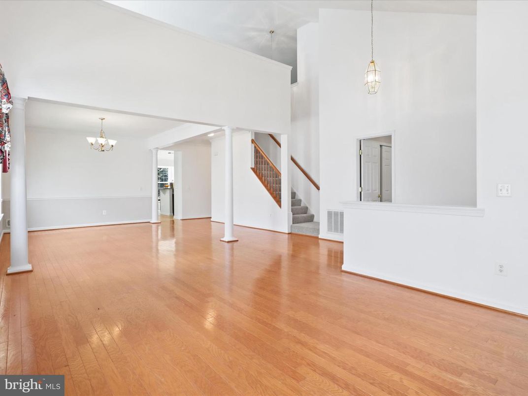 Chandelier, Empty room, Interior, Pendant Lights, Wood Texture Flooring