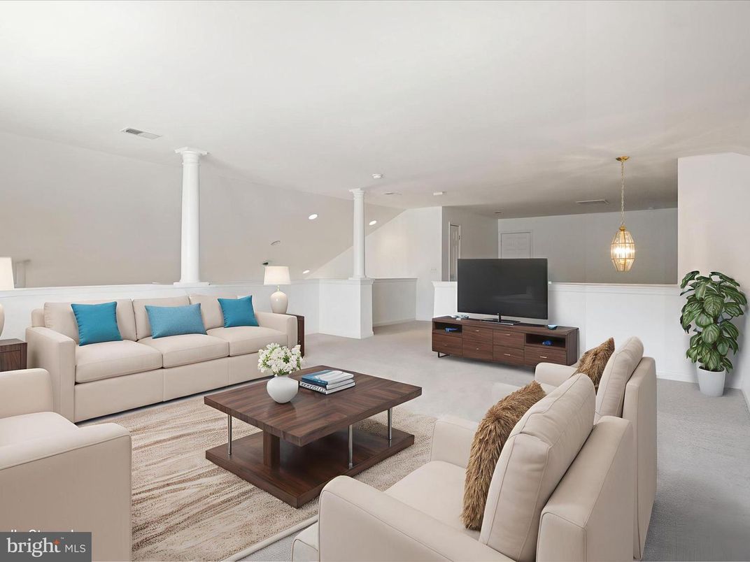 Interior, Living room, Pendant Lights, Recessed Lighting