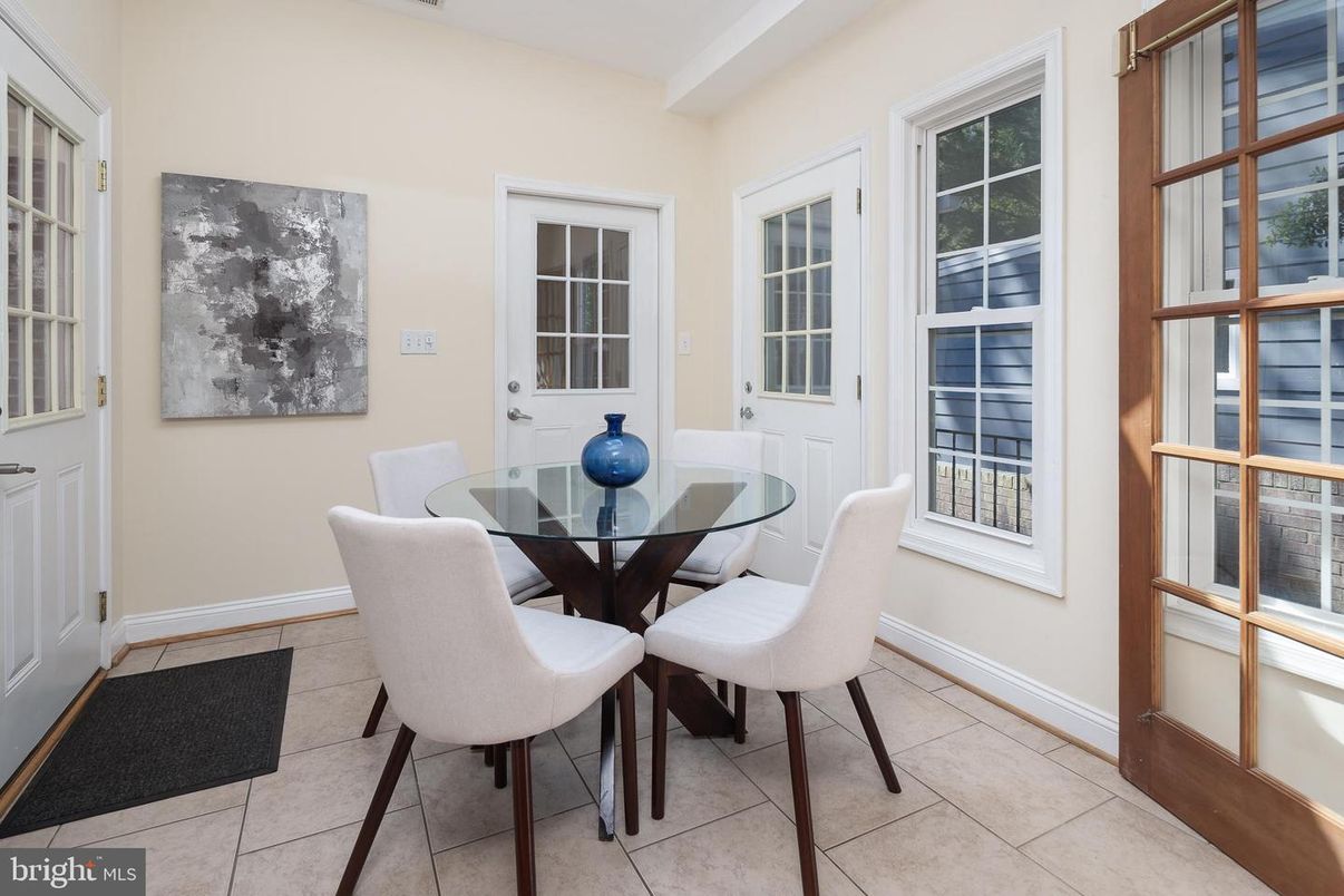 Dining room, Interior