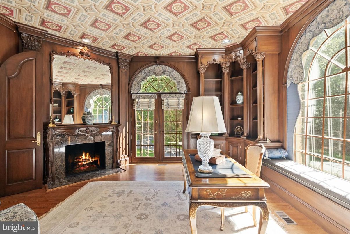 Fireplace, Home Office, Interior, Recessed Lighting, Wood Texture Flooring