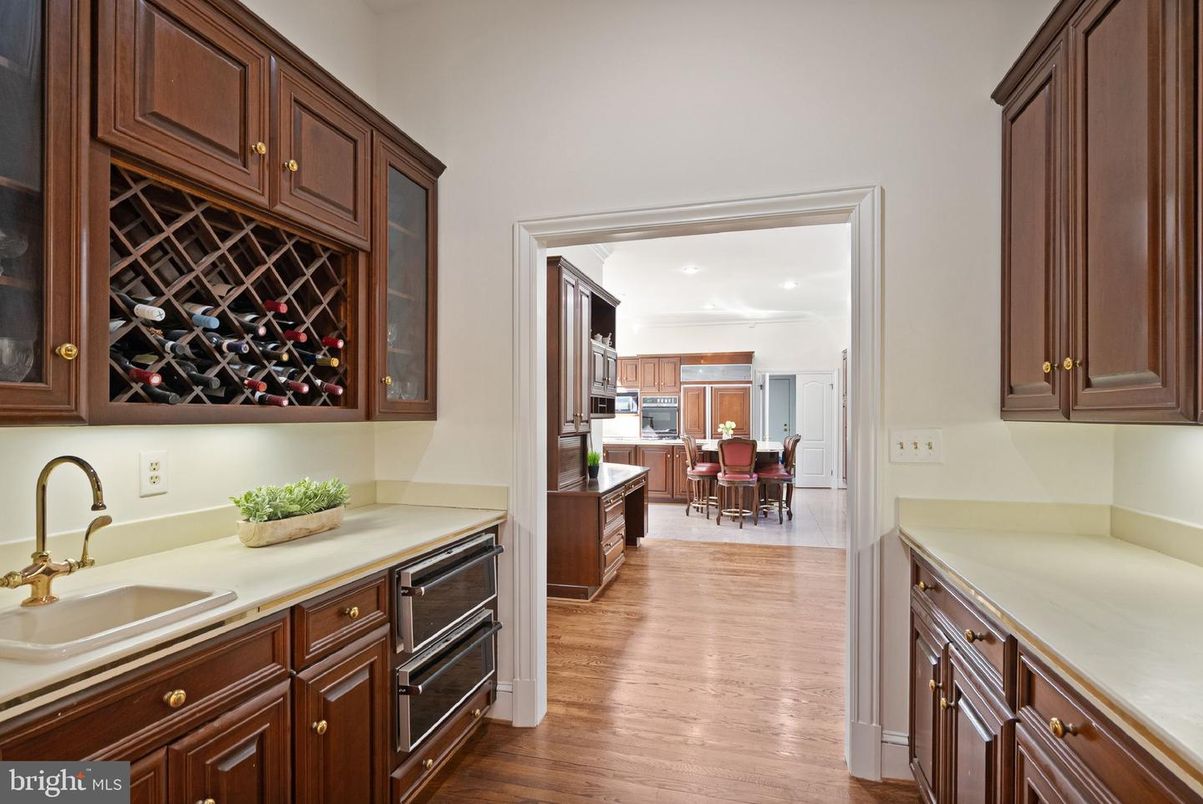 Dining room, Interior, Kitchen, Recessed Lighting, Wood Texture Flooring