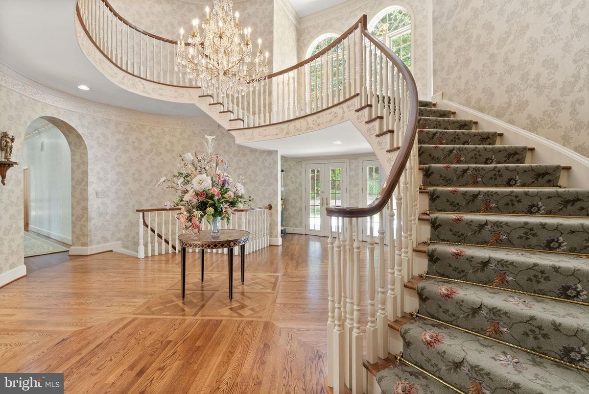 Chandelier, Interior, Recessed Lighting, Wood Texture Flooring