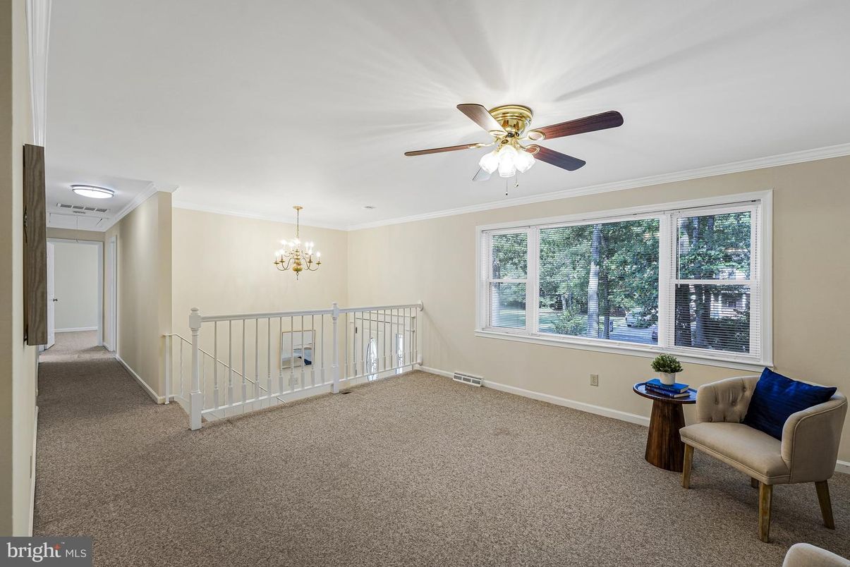 Chandelier, Empty room, Interior