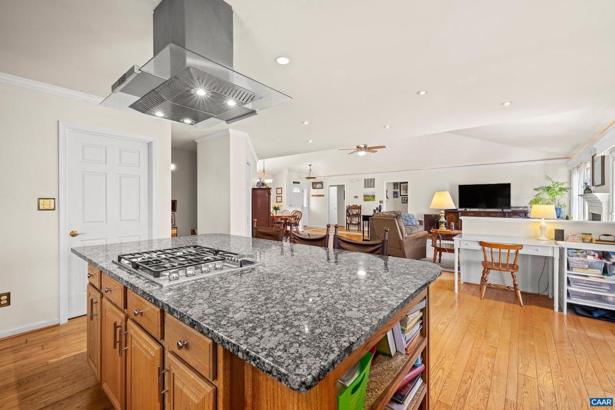 Dining room, Interior, Kitchen, Recessed Lighting, Wood Texture Flooring