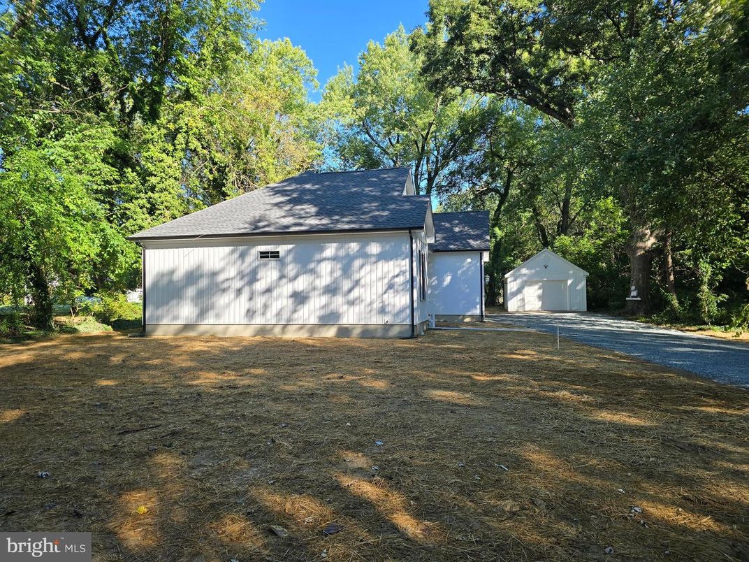 Backyard, Detached Garage, Exterior