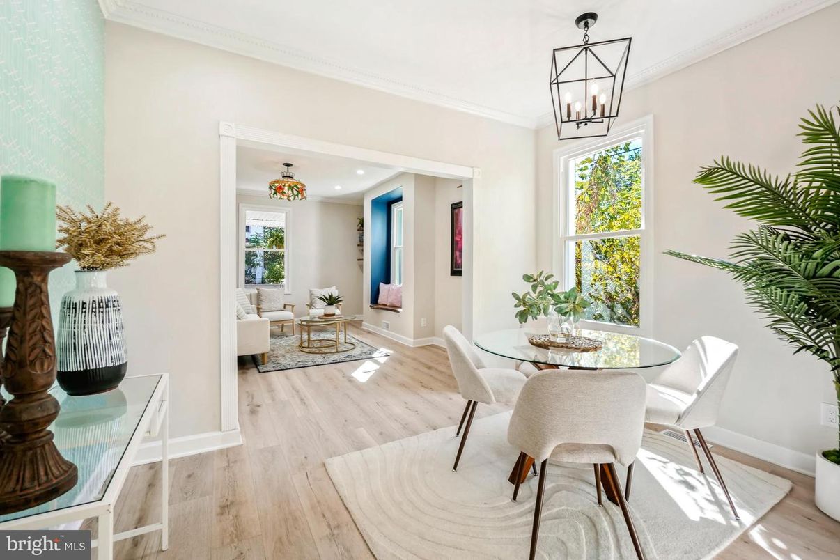 Dining room, Interior, Living room, Pendant Lights, Recessed Lighting, Wood Texture Flooring