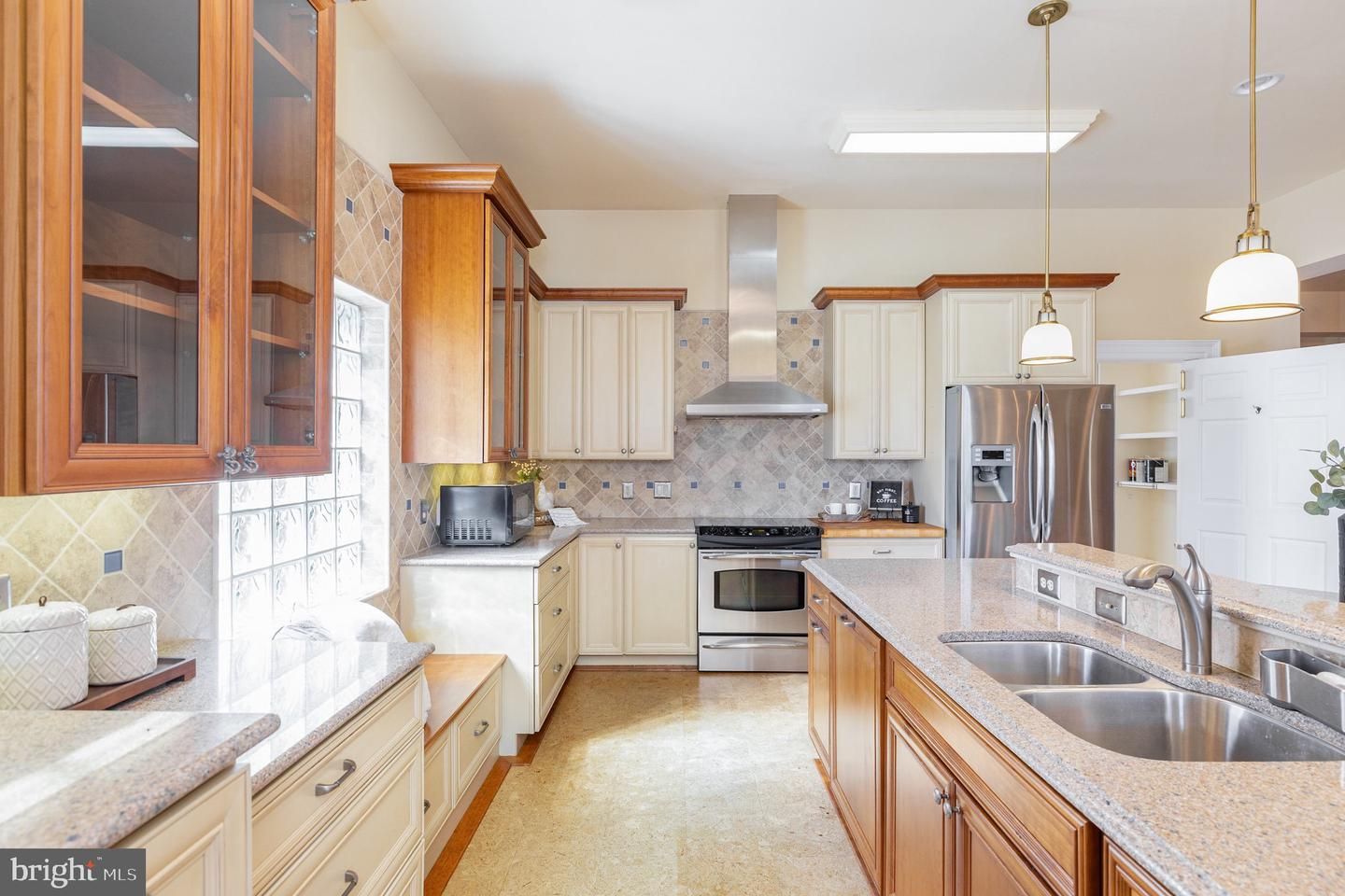 Interior, Kitchen, Pendant Lights, Stainless Steel Appliances