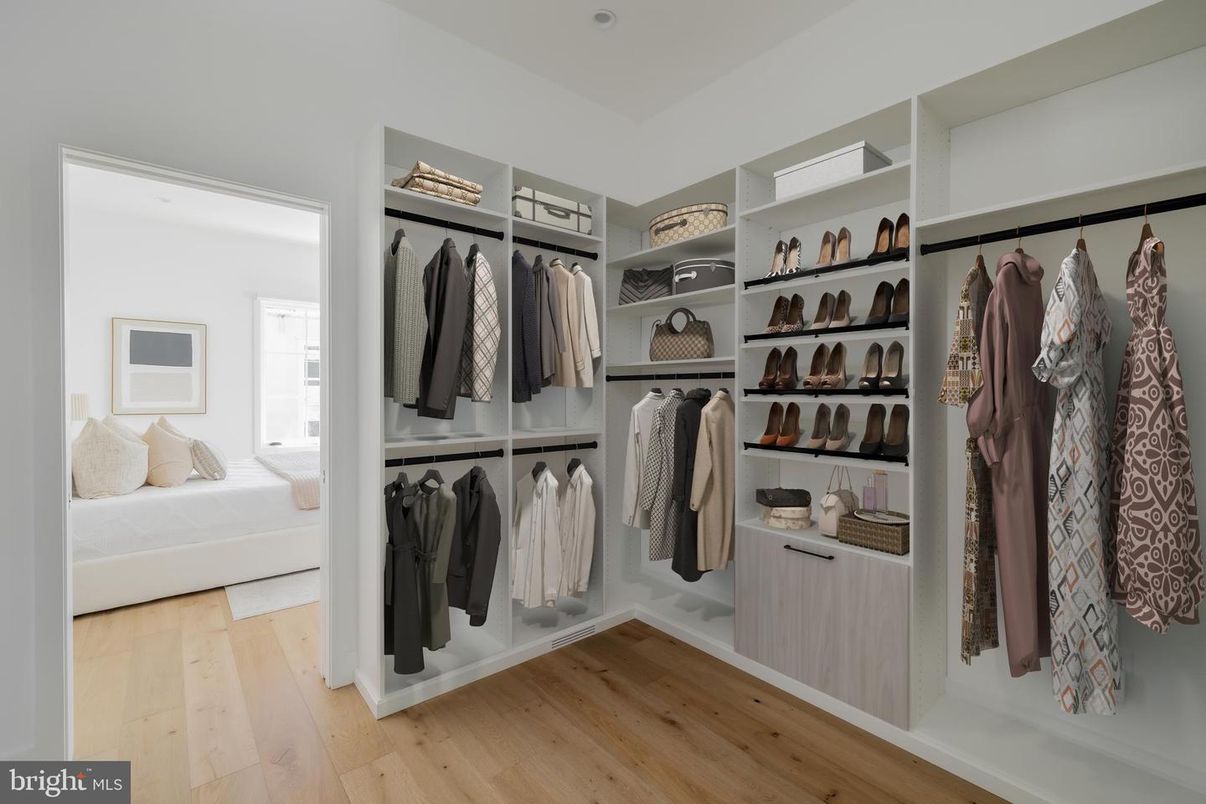 Interior, Walk-in Closets, Wood Texture Flooring
