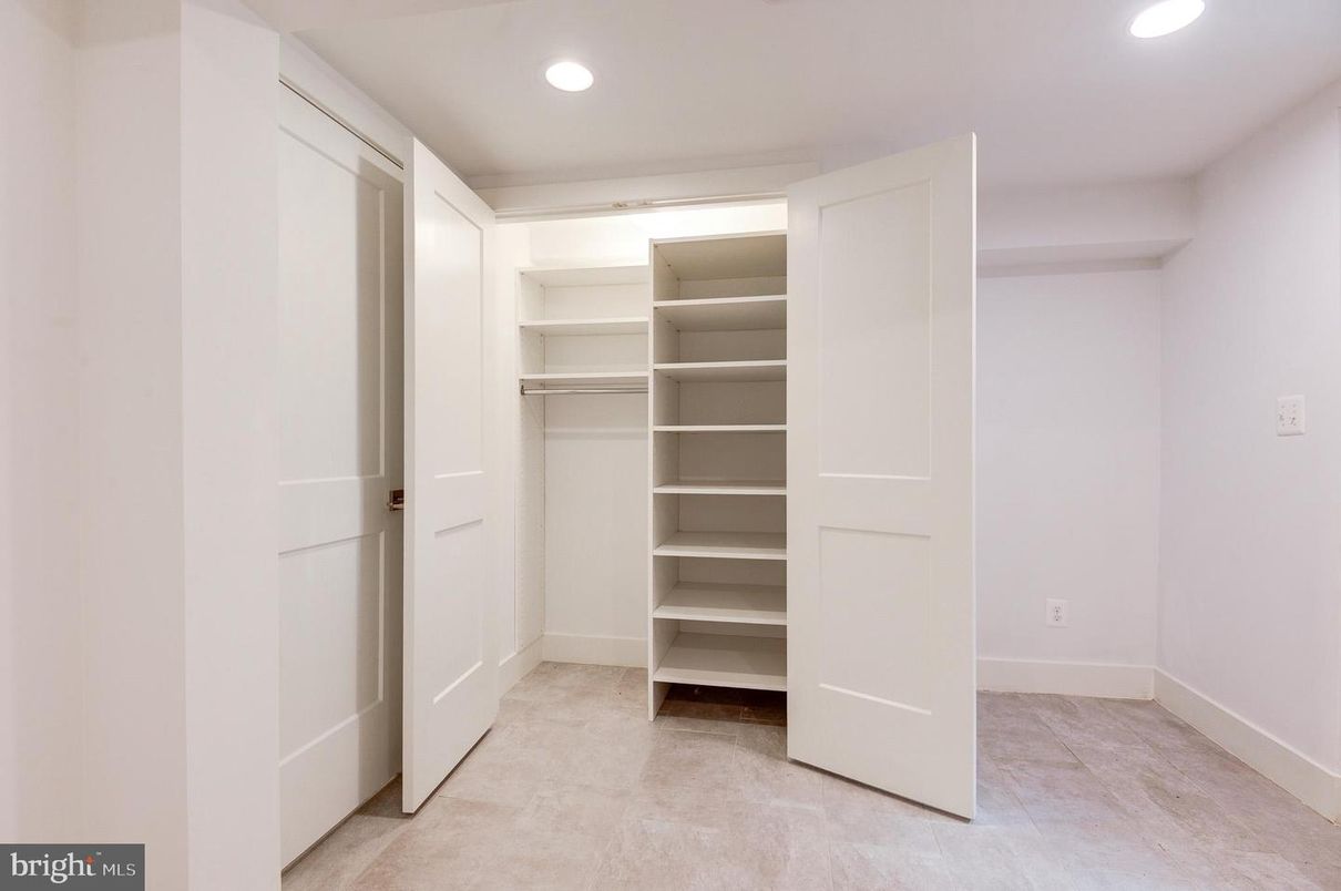 Interior, Recessed Lighting, Walk-in Closets
