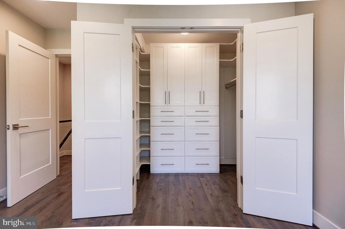 Interior, Recessed Lighting, Walk-in Closets, Wood Texture Flooring
