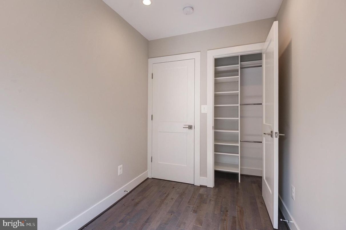 Empty room, Interior, Recessed Lighting, Walk-in Closets, Wood Texture Flooring