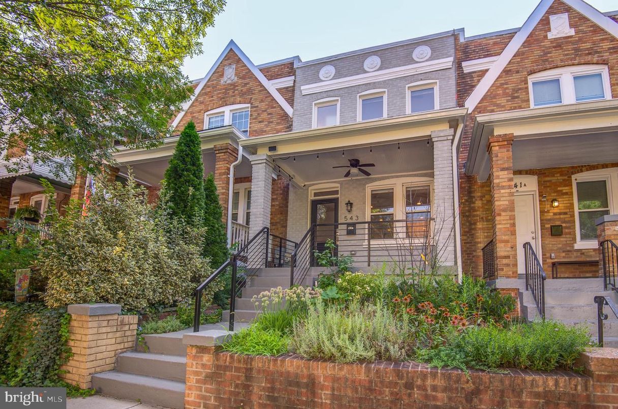 Exterior, Facade, Tudor Revival