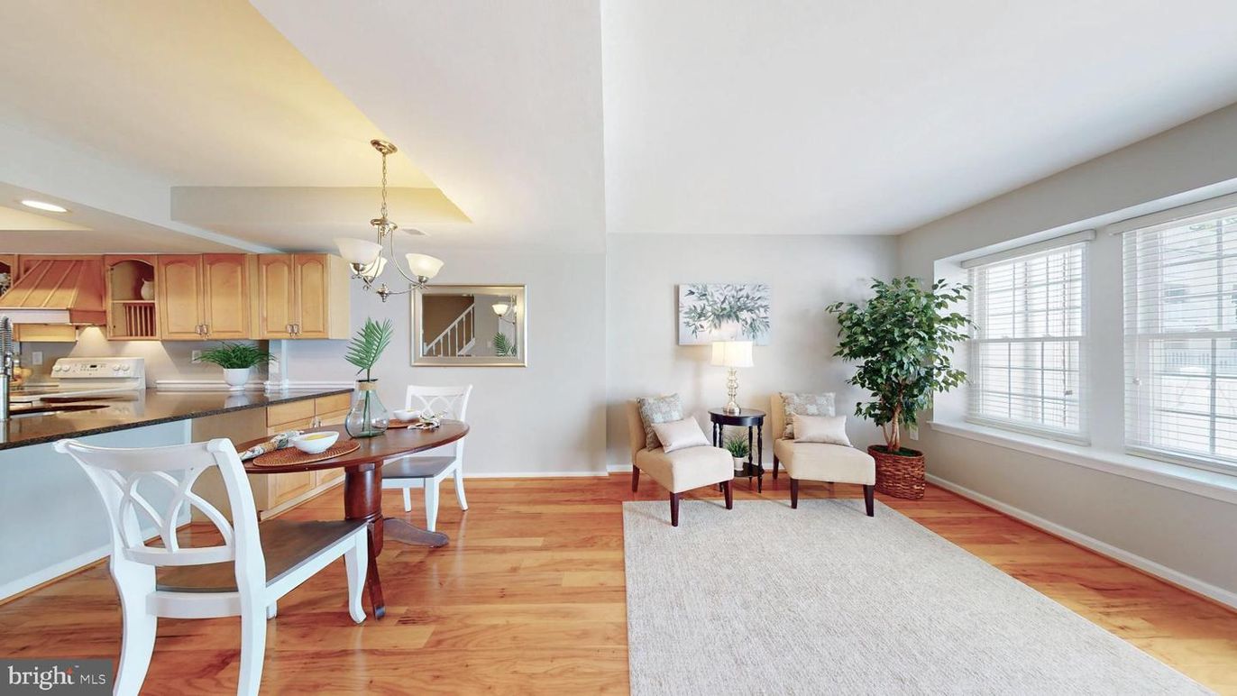 Chandelier, Dining room, Interior, Kitchen, Pendant Lights, Recessed Lighting, Stainless Steel Appliances, Wood Texture Flooring