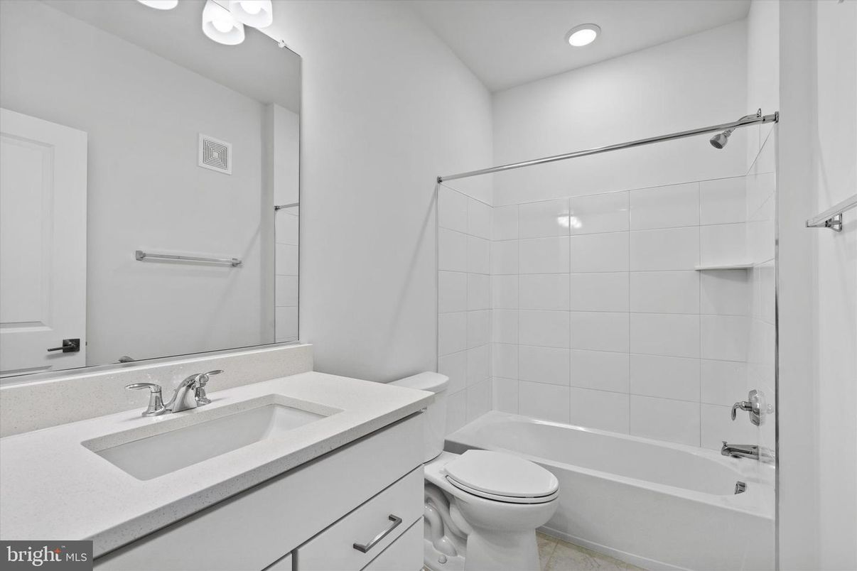 Bathroom, Interior, Recessed Lighting