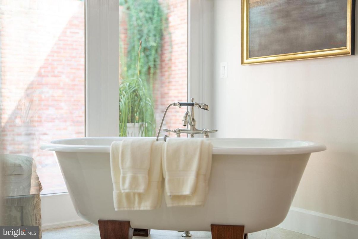 Bathroom, Free Standing Baths, Interior