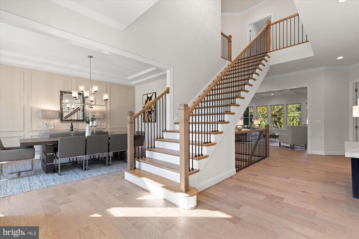 Chandelier, Dining room, Interior, Pendant Lights, Recessed Lighting, Wood Texture Flooring