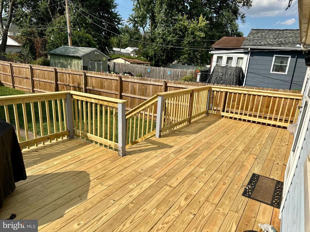 Exterior, Wood Texture Flooring