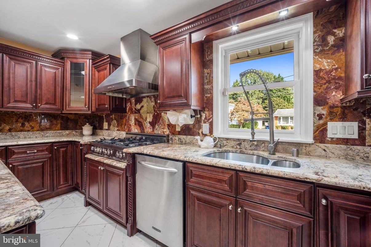 Interior, Kitchen, Marble, Recessed Lighting, Stainless Steel Appliances