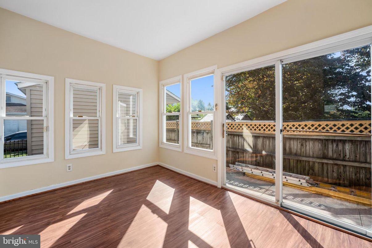 Interior, Sun Room, Wood Texture Flooring