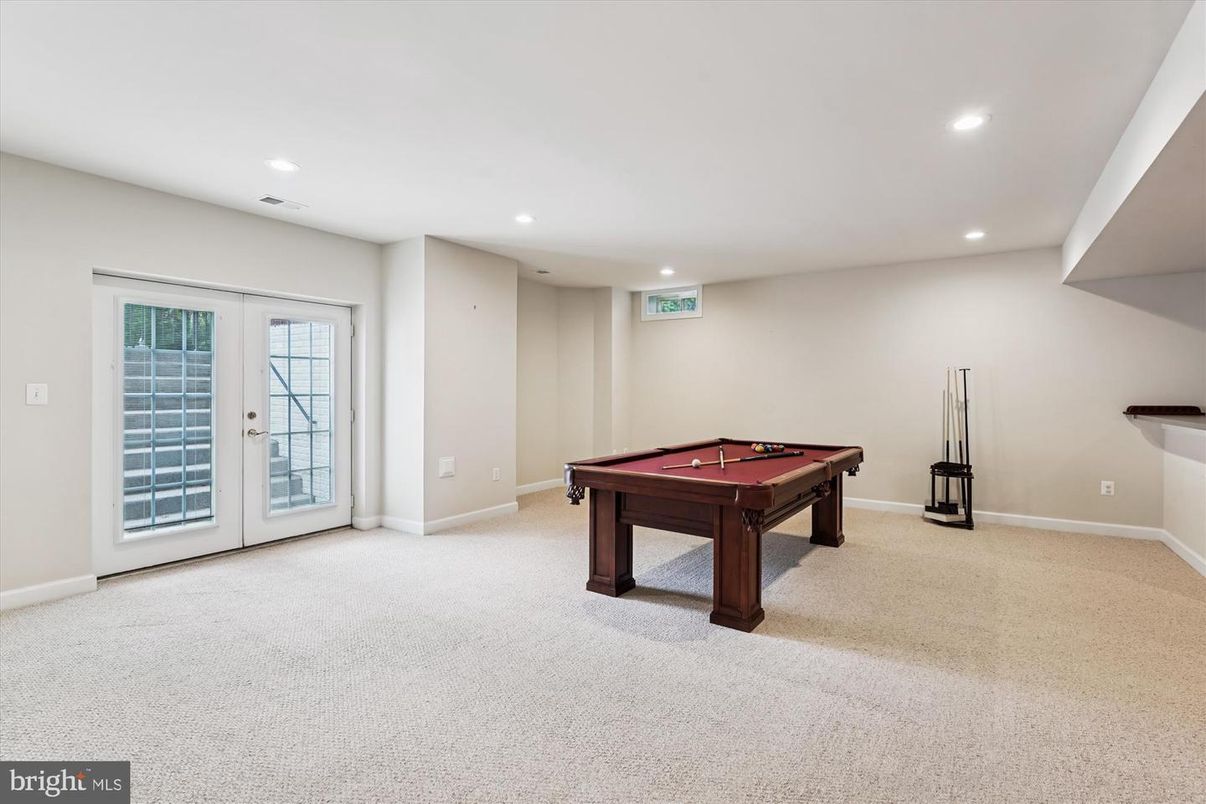Billiard Table, Game Room, Interior, Recessed Lighting