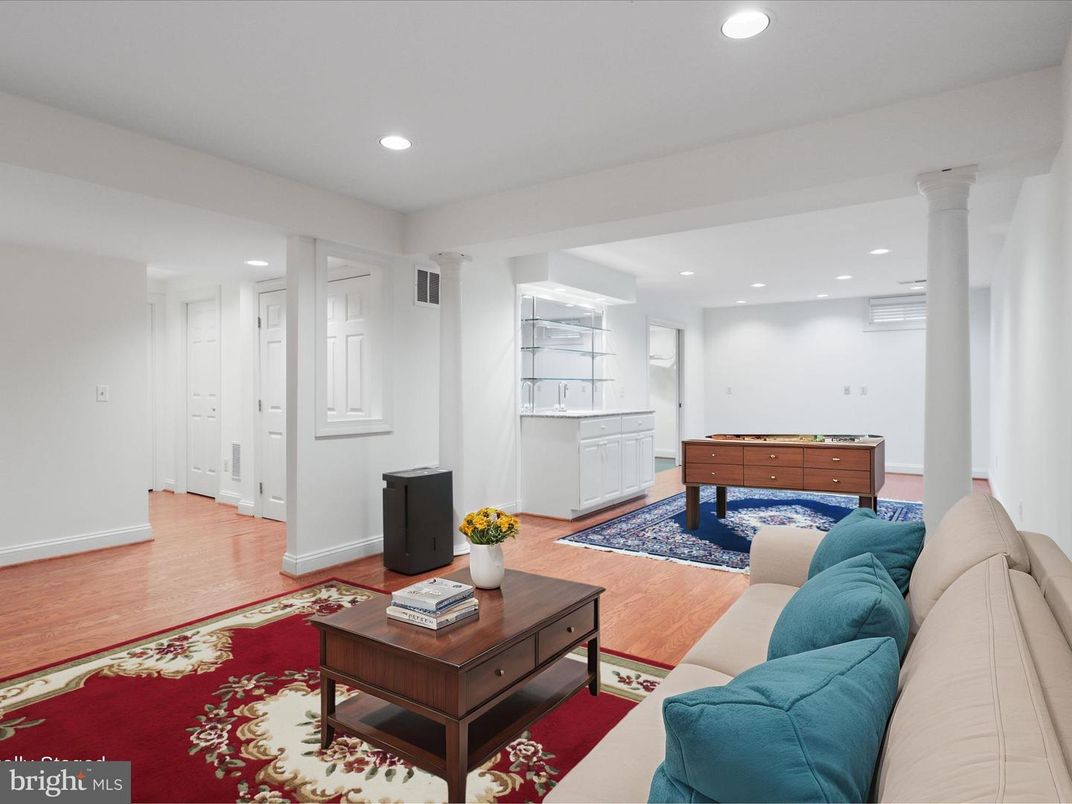 Game Room, Interior, Living room, Recessed Lighting, Wood Texture Flooring